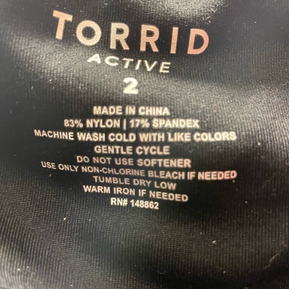 TORRID Active Size 2 nylon blend leggings. Black. New With Tags. Pockets. - Picture 4 of 4